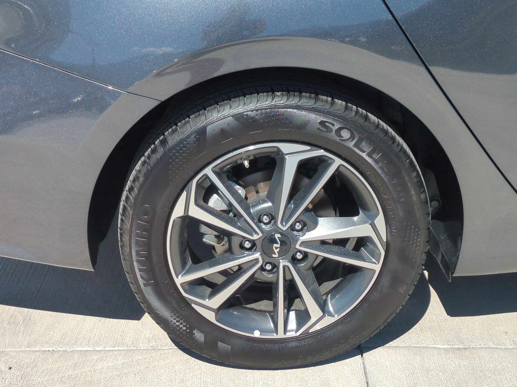 Used 2023 Gravity Gray Kia LXS image 12