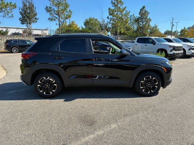 Used 2023 Black Chevrolet LT image 5