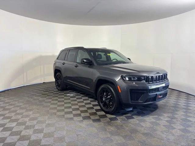 2026 Jeep Grand Cherokee Laredo Altitude 4x4's photo