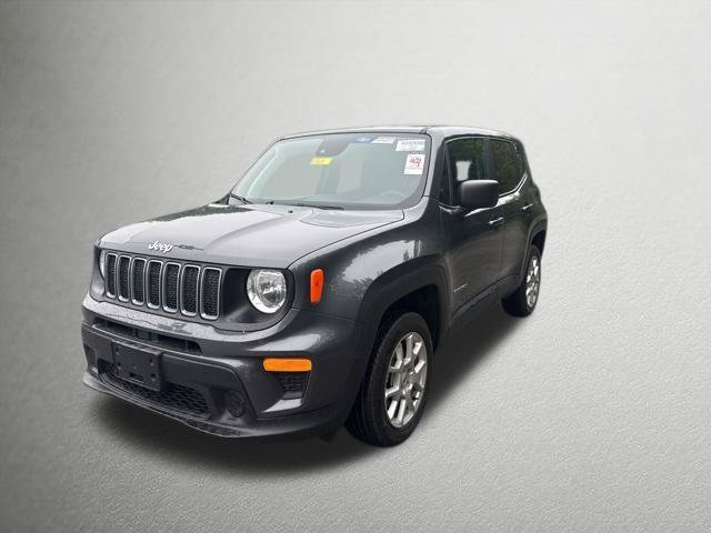 Used 2023 Graphite Gray Jeep Latitude image 1