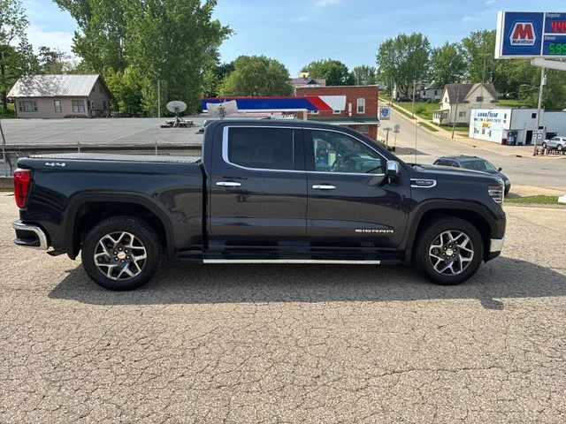 Used 2022 Titanium Rush Metallic GMC SLT image 9