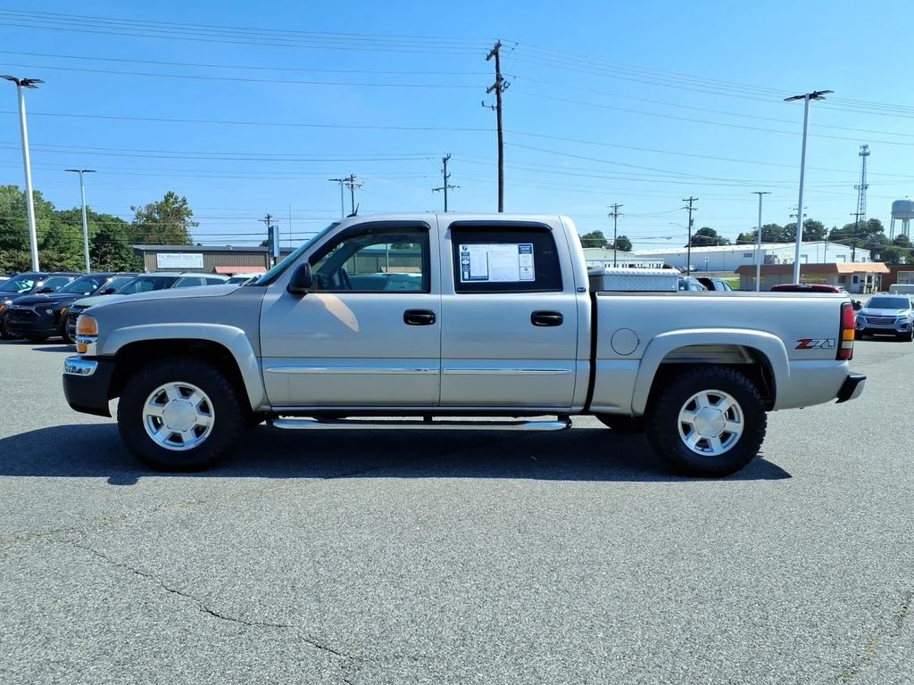 Used 2005 Silver GMC SLT image 30