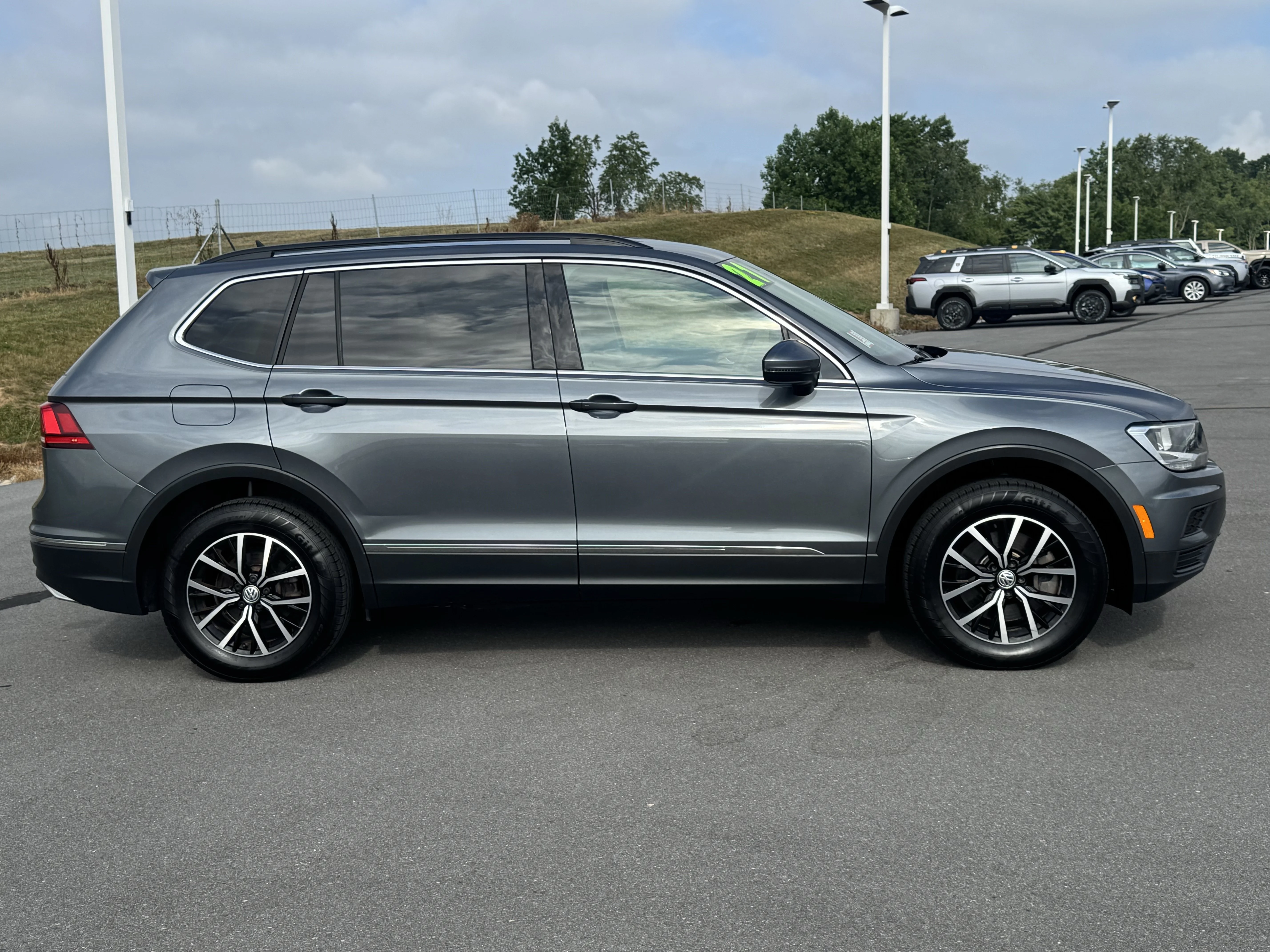 Used 2021 Platinum Gray Metallic Volkswagen SE image 2