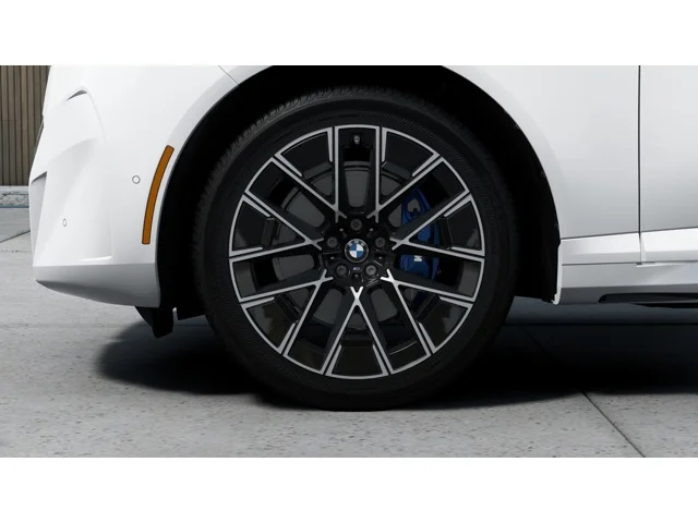 New 2027 Mineral White Metallic BMW 40 xDrive image 7