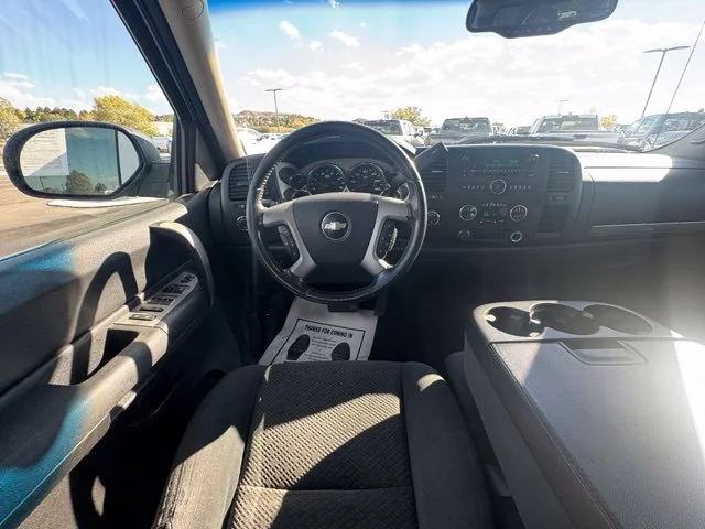 Used 2007 White Chevrolet LT image 21