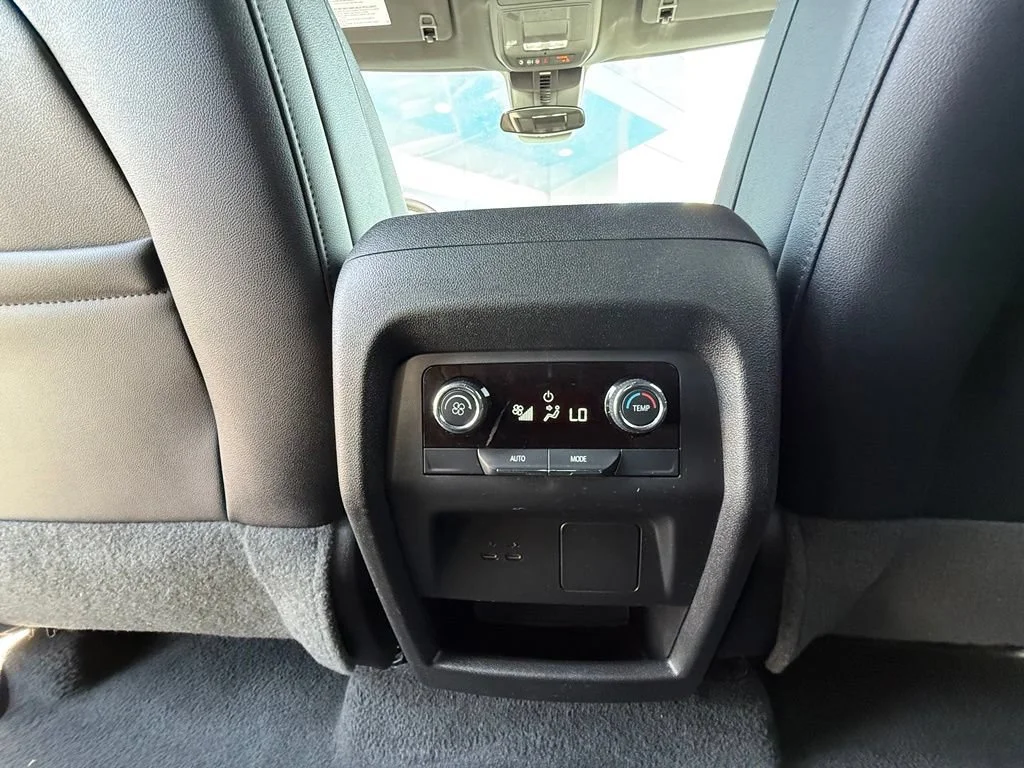 Used 2025 Summit White Chevrolet LT image 36
