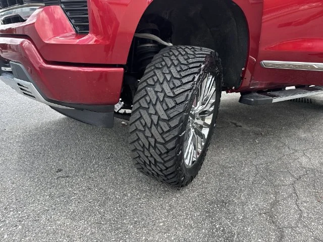 Used 2022  Chevrolet High Country image 33