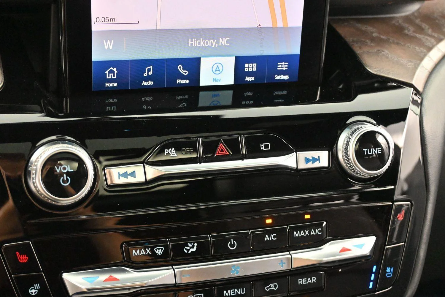 Used 2022 Agate Black Ford Platinum image 25