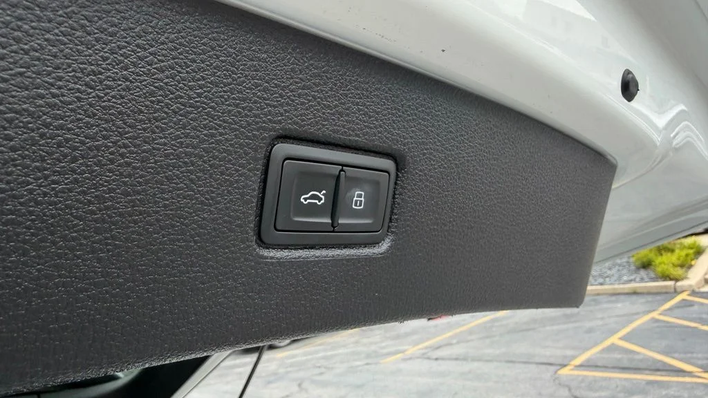 Used 2019  Audi 55 Premium quattro image 21
