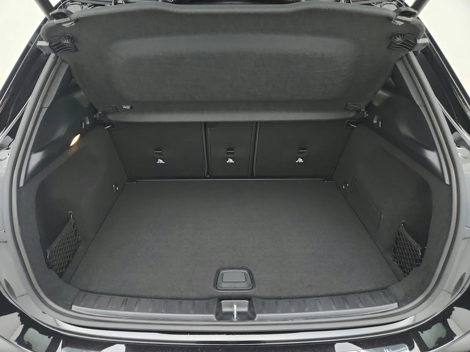 Used 2025 Night Black Mercedes-Benz GLA 250 image 34