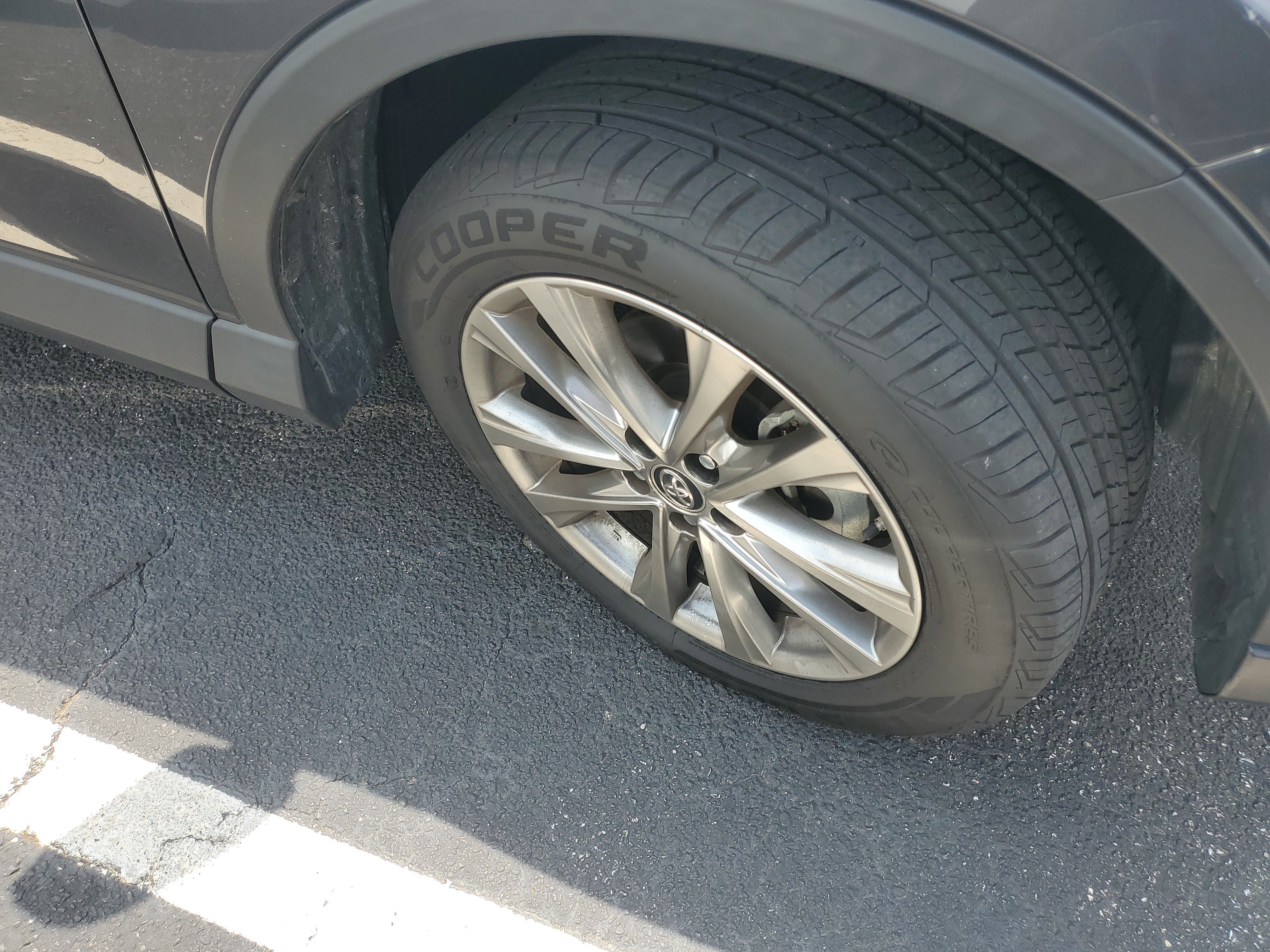 Used 2017  Toyota Limited image 1