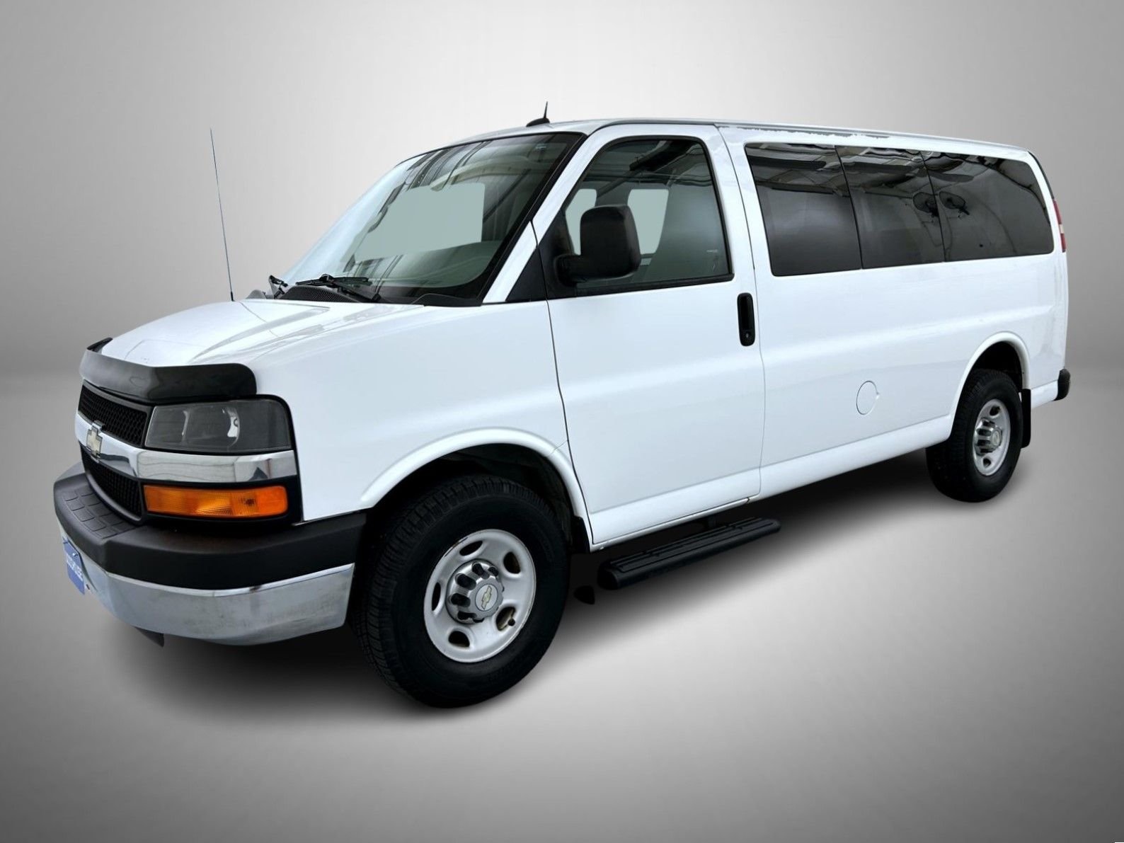 2015 Chevrolet Express 3500 LS's photo