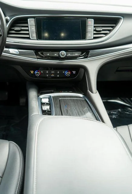 Used 2024 White Buick Essence image 18