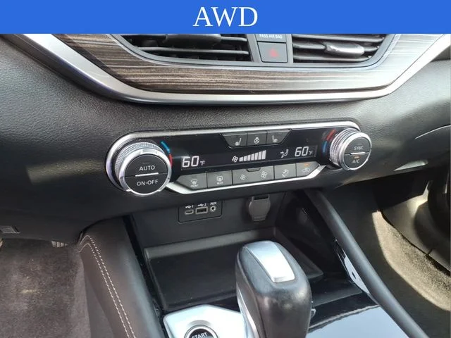 Used 2022 Red Nissan 2.5 SL image 22