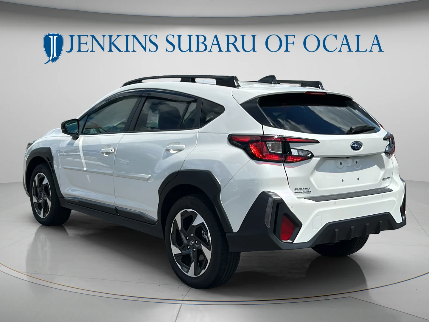 Used 2025 Crystal White Pearl Subaru Limited image 5