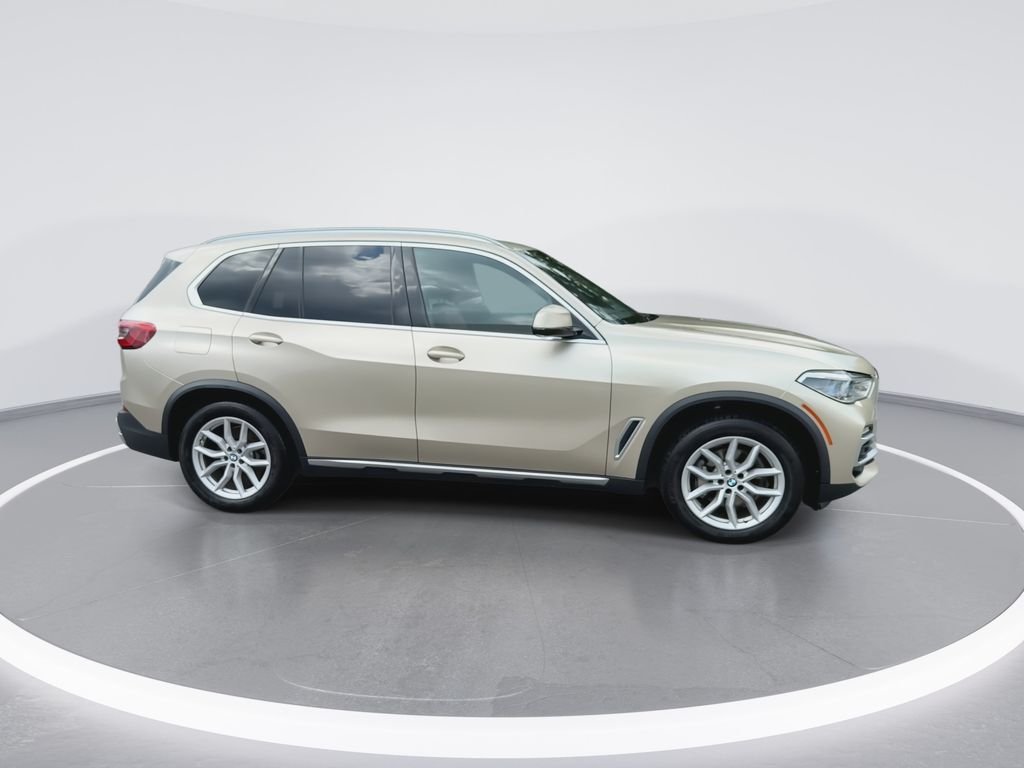 Used 2019 Sunstone Metallic BMW xDrive40i image 9