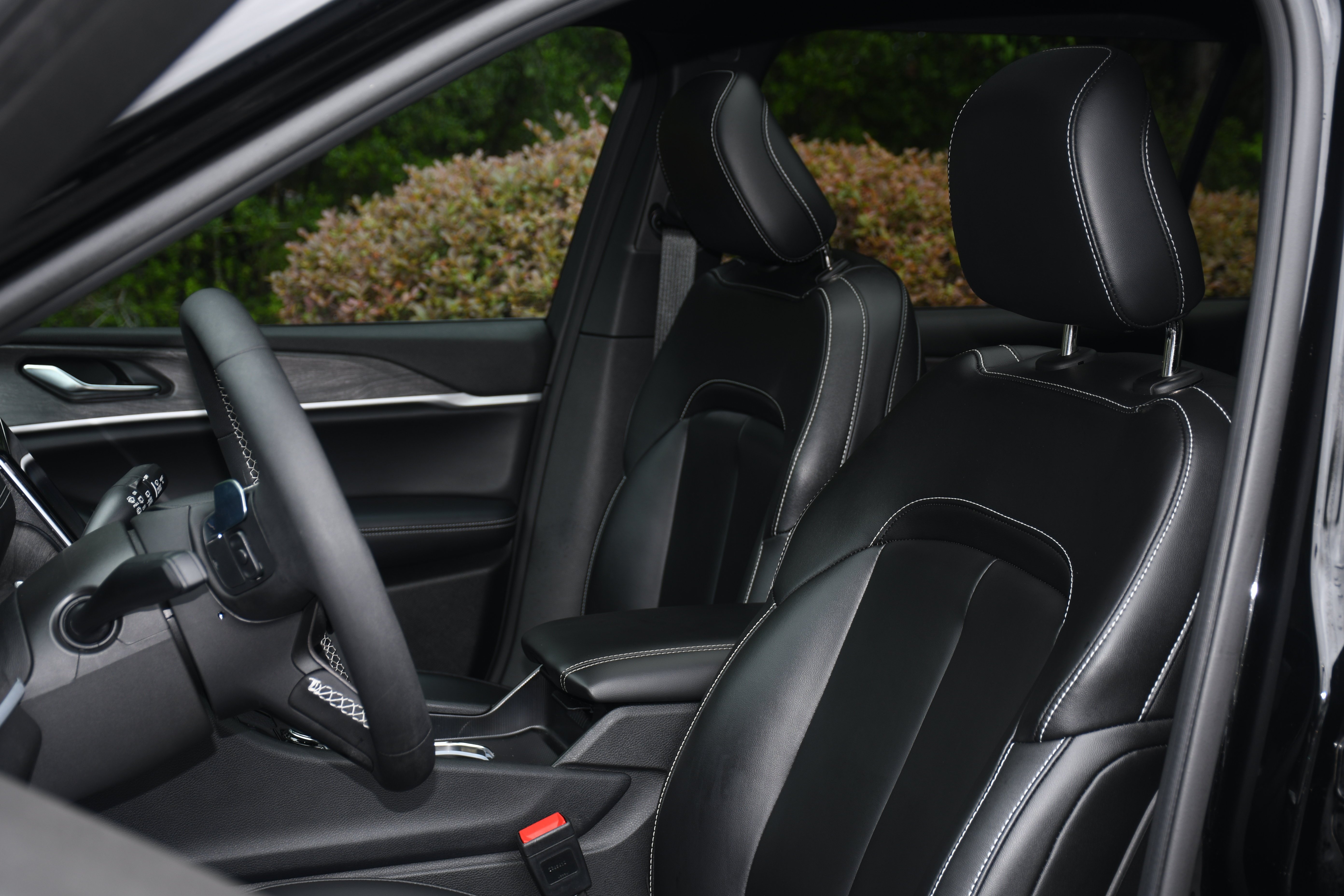 Used 2024 Black Jeep Limited image 12