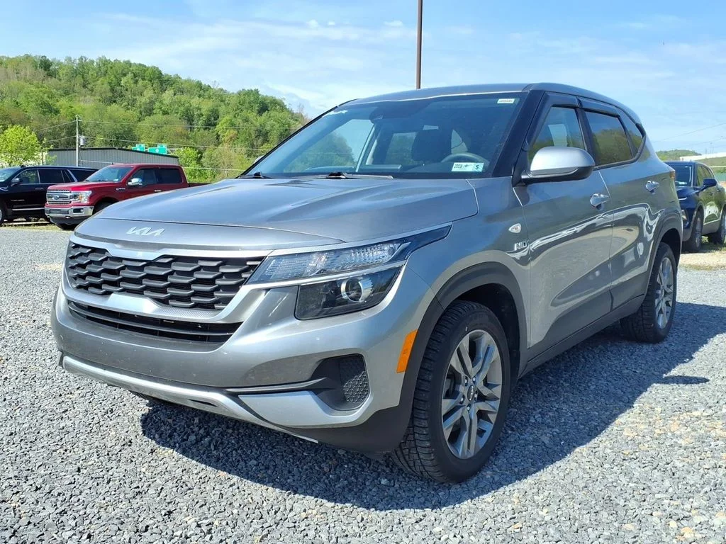 Used 2022 Gray Kia LX image 3