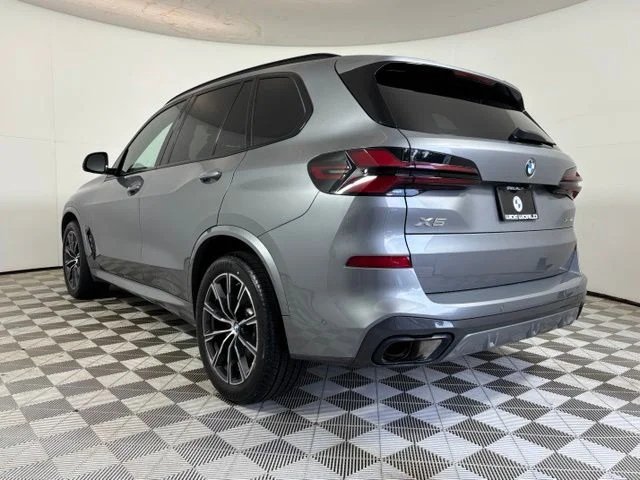 Used 2024 Skyscraper Grey Metallic BMW xDrive40i image 5