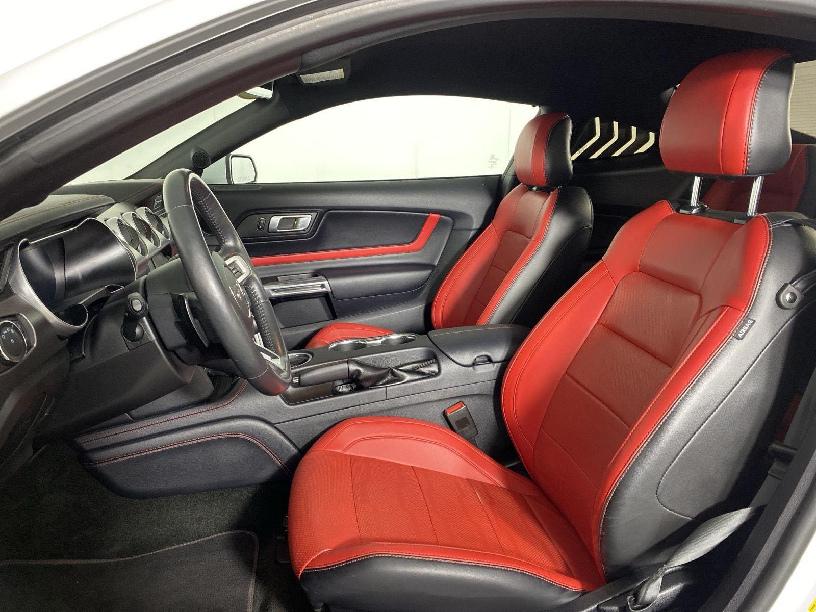 Used 2018 Oxford White Ford GT Premium image 10