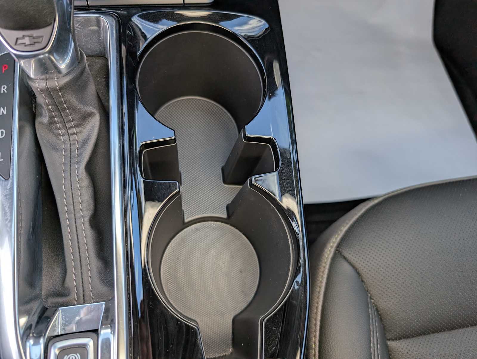 Used 2024 Summit White Chevrolet ACTIV image 27