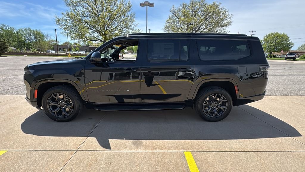 New 2026 High Gloss Black Exterior Paint Jeep Limited Altitude image 7