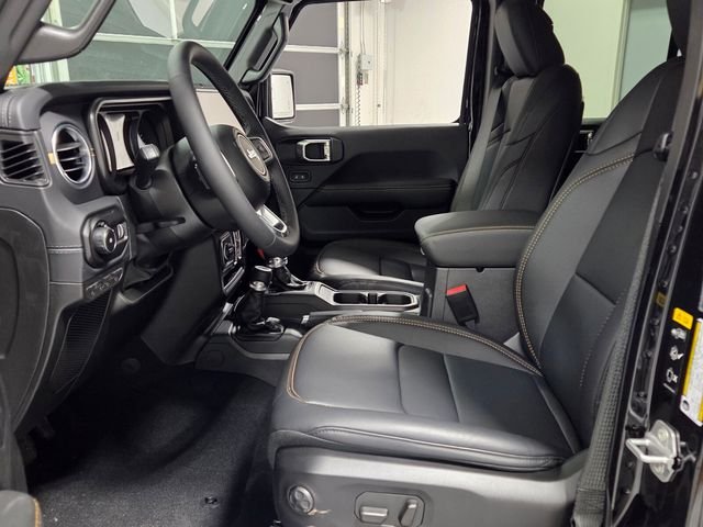 New 2026 Black Clear-Coat Exterior Paint Jeep Sahara image 5