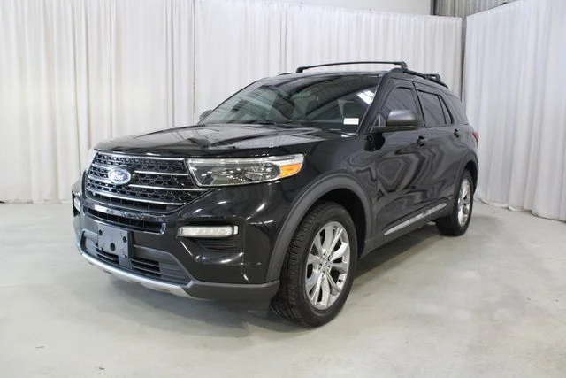 Used 2020 Black Ford XLT image 38