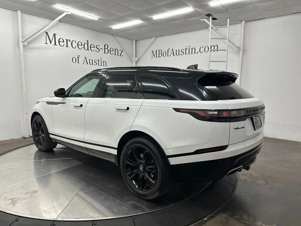 Used 2023 White Land Rover R-Dynamic S MHEV image 5