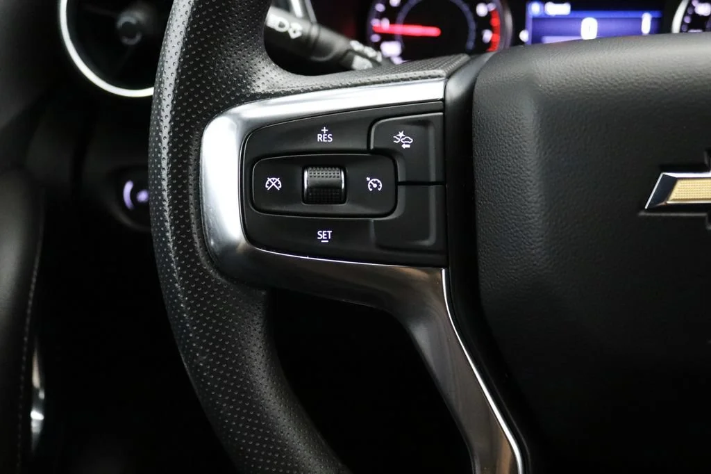 Used 2022 Summit White Chevrolet 2LT image 19