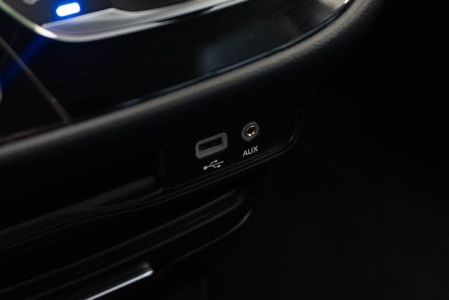 Used 2020 Black Chrysler Touring image 27