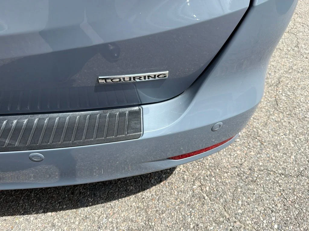 Used 2023 Silver Honda Touring image 9