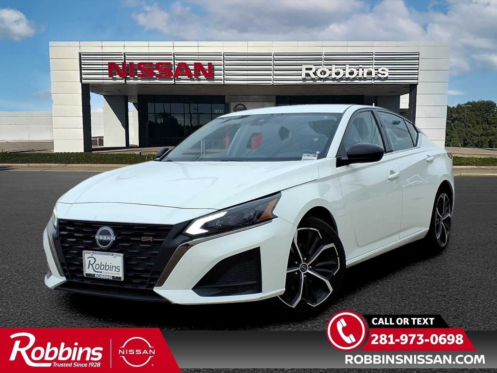 2023 Nissan Altima 2.5 SR White at G Motors
