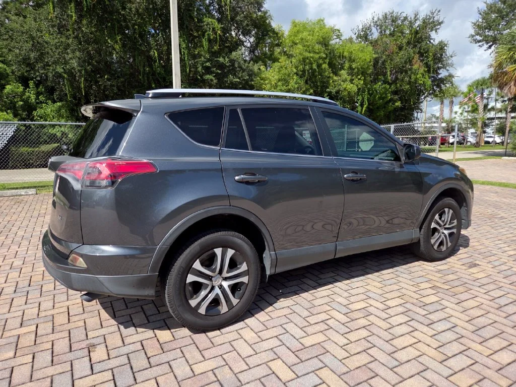Used 2016 Gray Toyota LE image 11