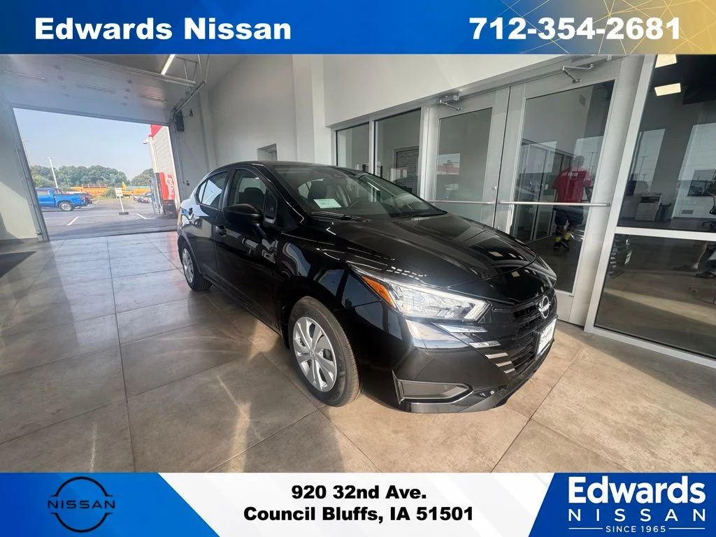 2025 Nissan Versa 1.6 S CVT's photo