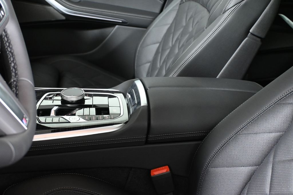 New 2026 Black Sapphire Metallic BMW xDrive40i image 25