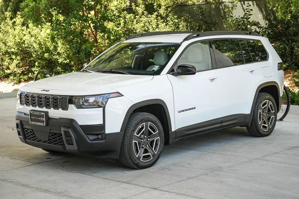 New 2026 Bright White Clearcoat Jeep Laredo image 3