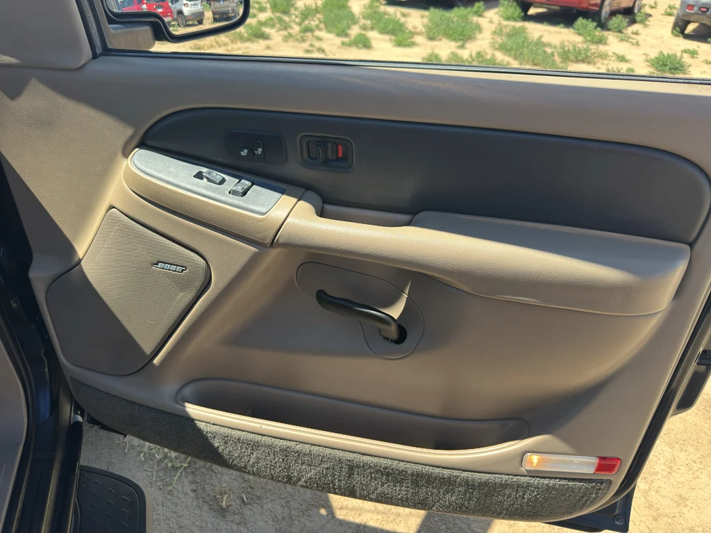 Used 2004 Bk Chevrolet Base image 16