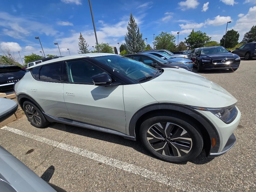 Used 2024 Glacier Kia Light Long Range image 17