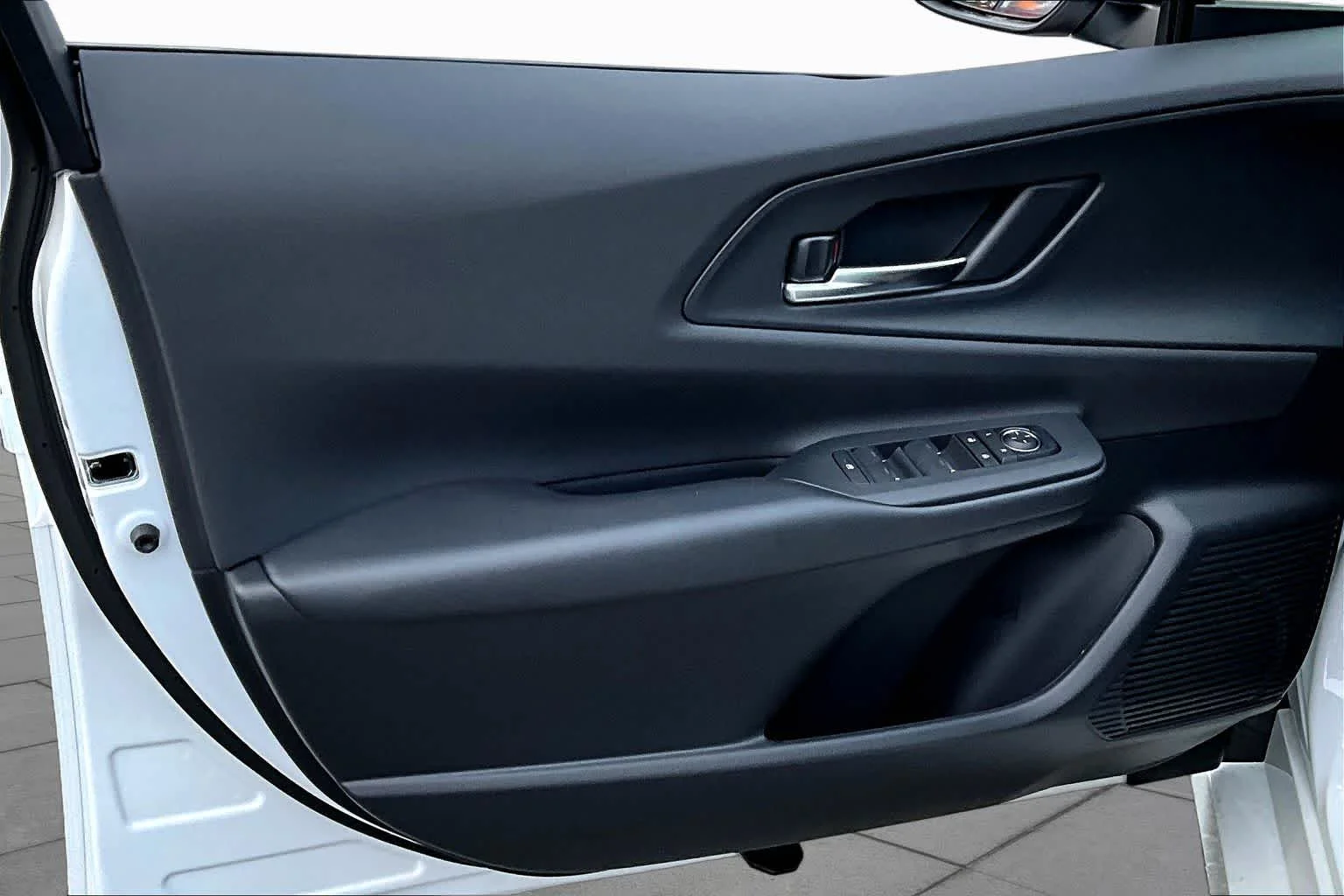 2026 Toyota Prius Plug-in Hybrid XSE - Photo 10