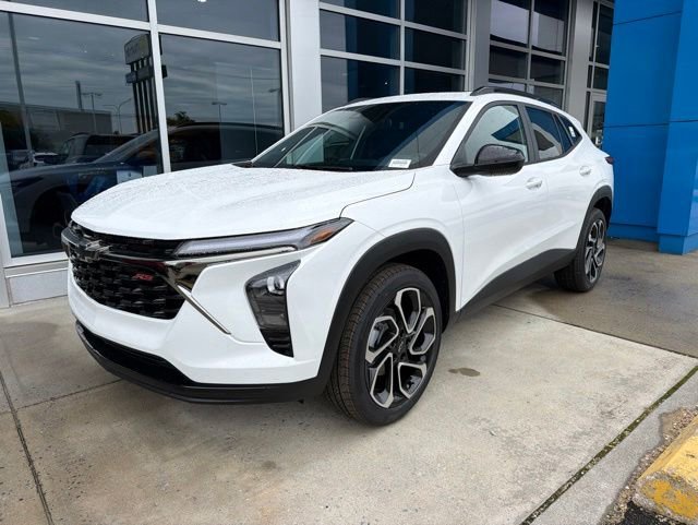 New 2026 Summit White Chevrolet 2RS image 3