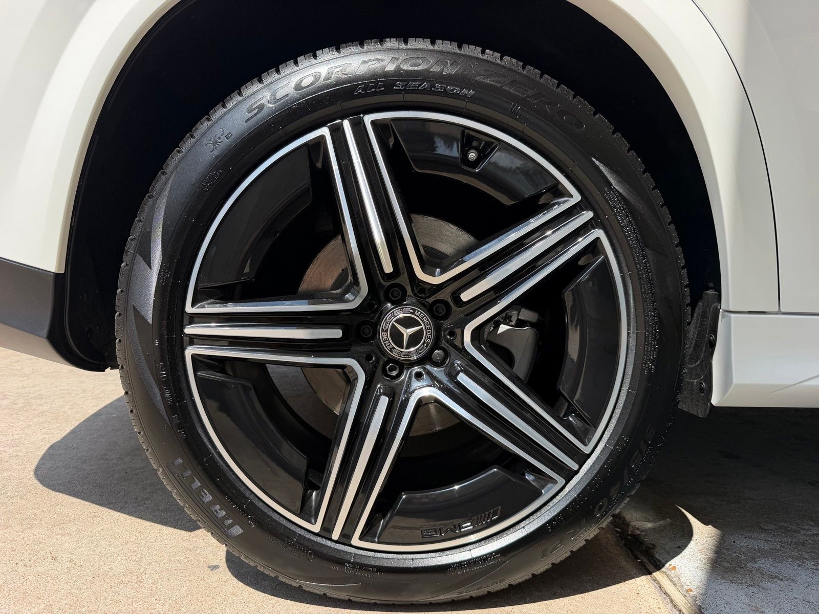 New 2026 Polar White Mercedes-Benz GLE 450 image 23