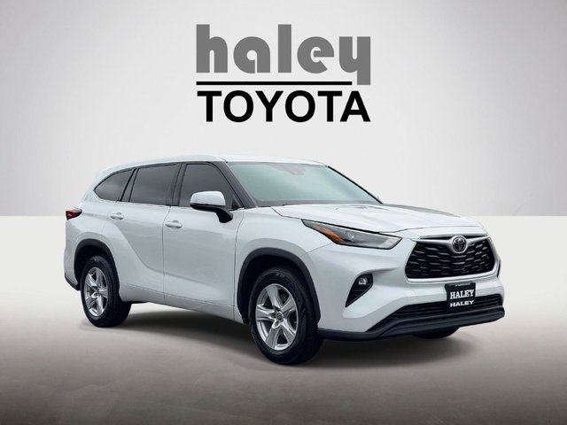 2022 Toyota Highlander LE