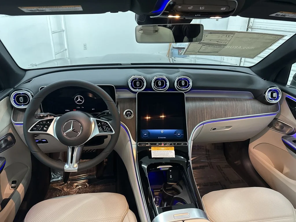 Used 2026 Gray Mercedes-Benz GLC 300 image 21