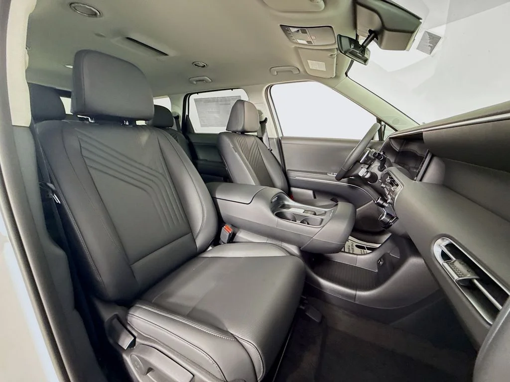New 2026 Creamy White Pearl Hyundai SEL 7P image 29
