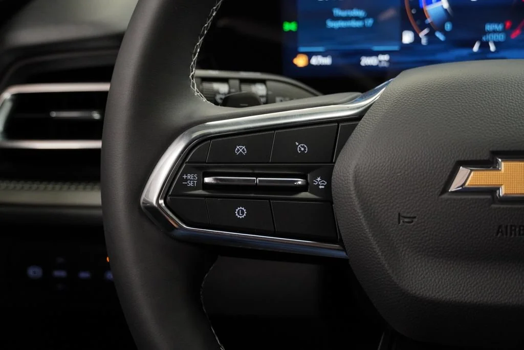 New 2027 Mosaic Black Metallic Chevrolet LT image 20