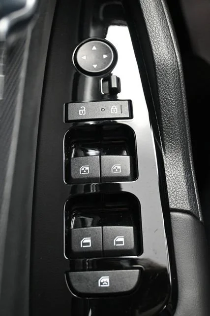 Used 2025 Gravity Gray Kia SX image 12