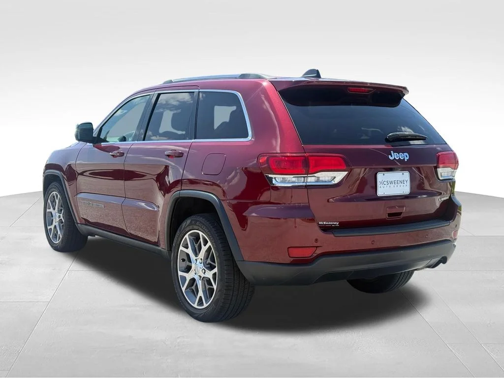 Used 2021 Red Jeep Laredo E image 3