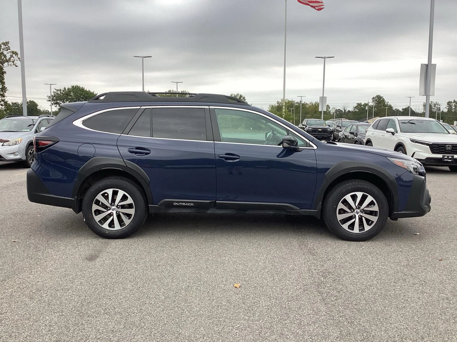 Used 2025 Cosmic Blue Pearl Subaru Premium image 10