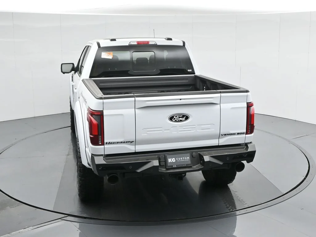 New 2025 Oxford White Ford Lariat image 44